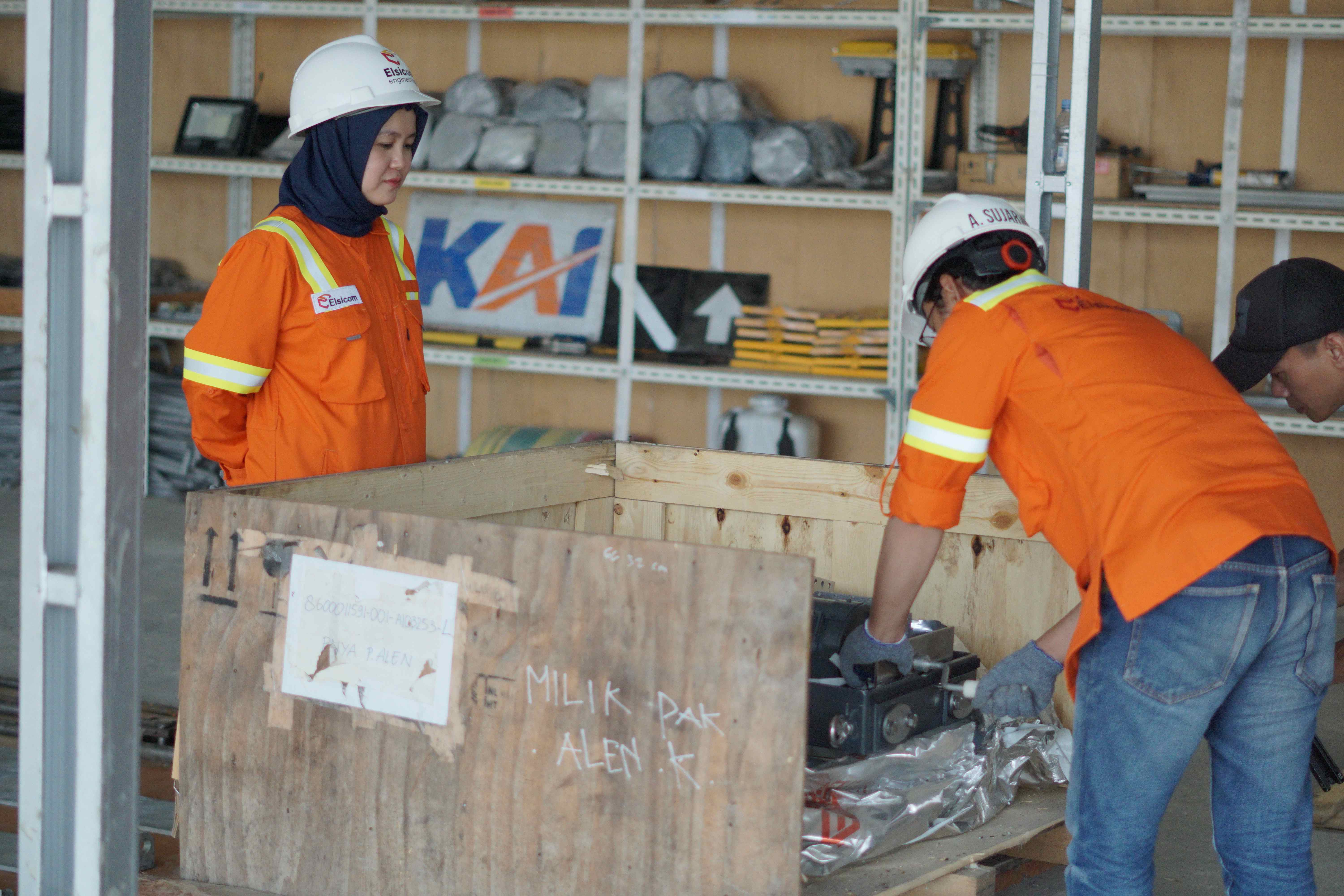 Procurement & Logistics - Layanan Kontraktor Persinyalan Kereta Api Elsicom